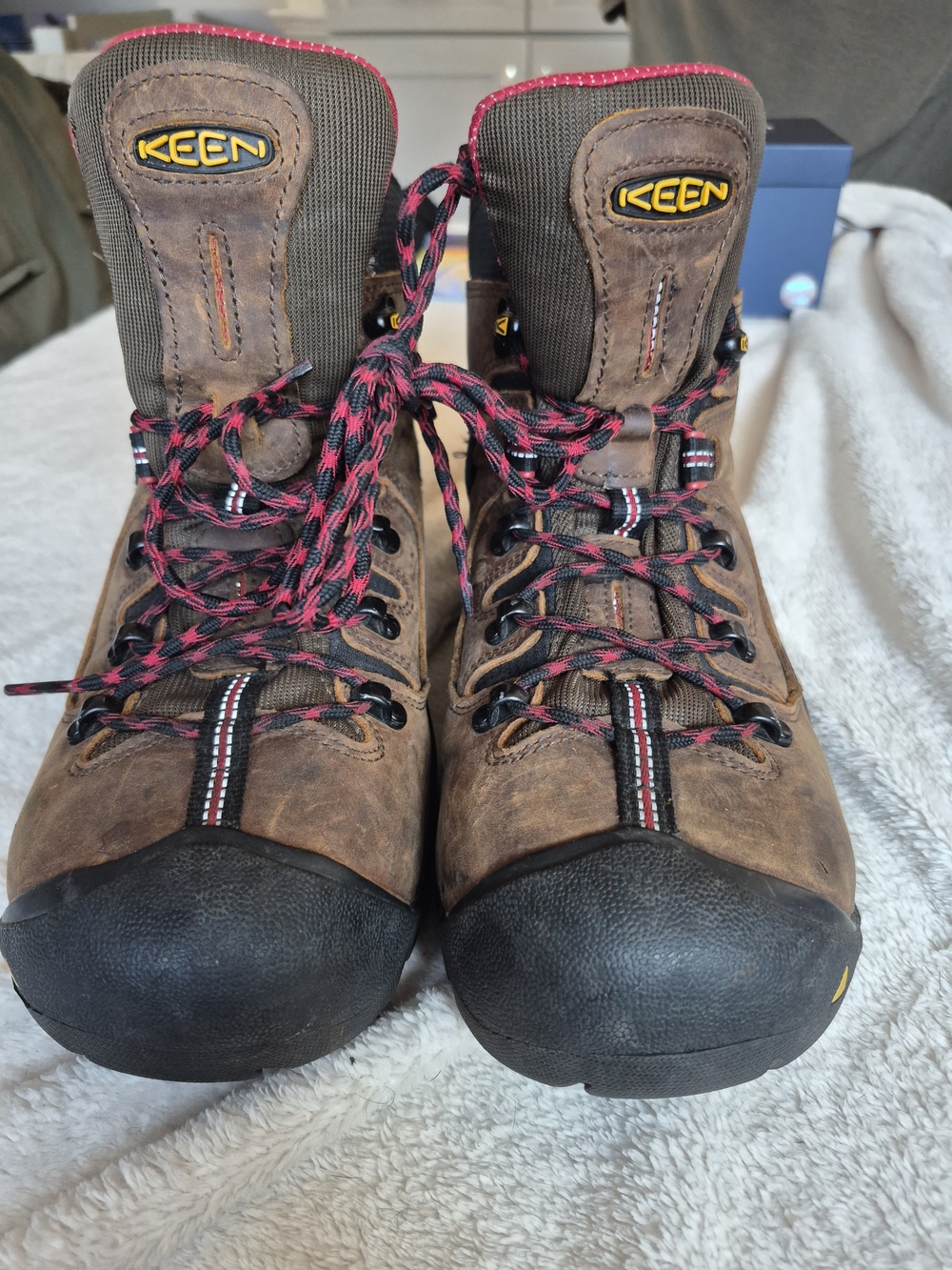 KEEN Size 12D Men's Brown Leather Lace-Up Boots.